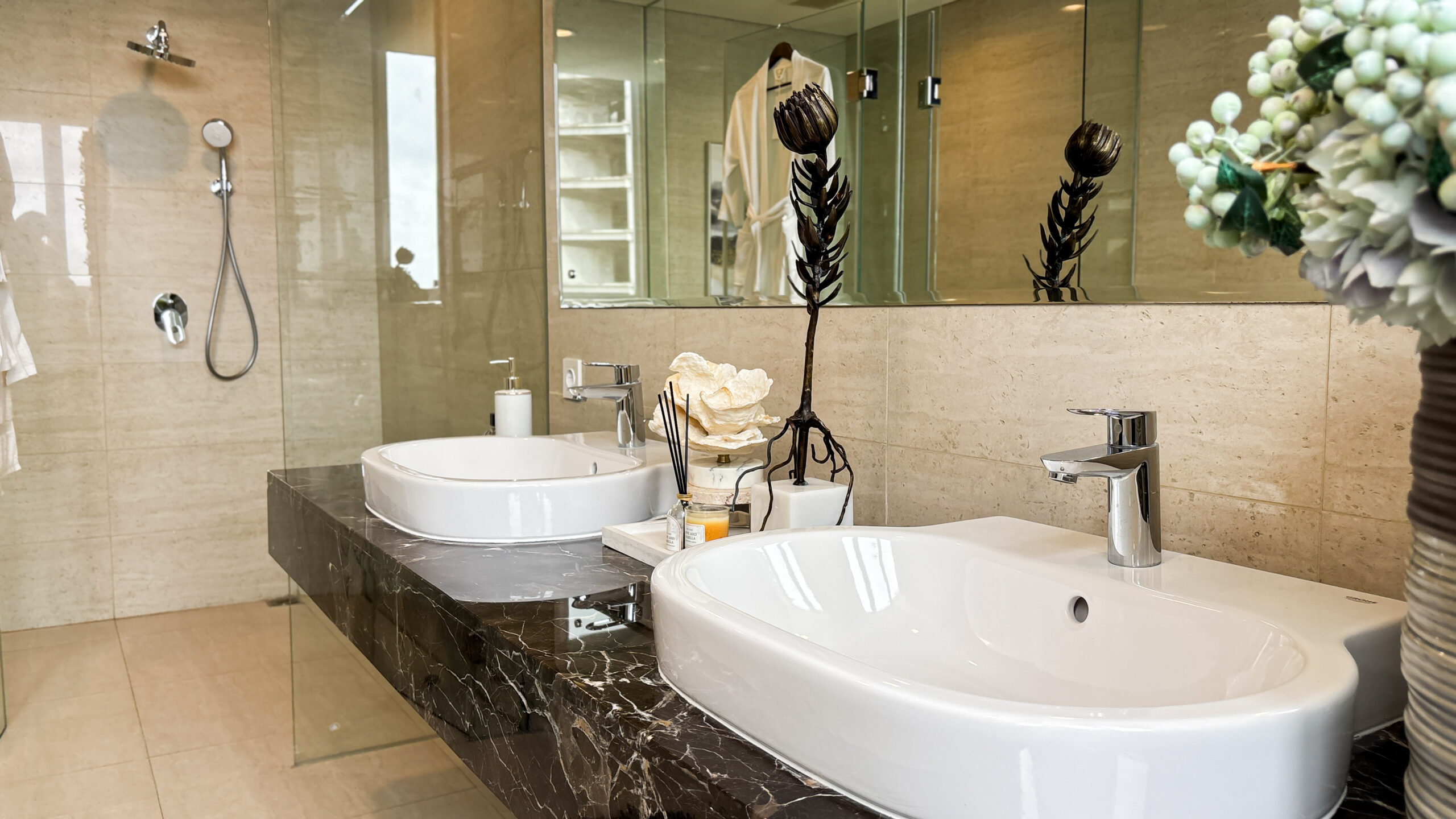 Beli Rumah Pertama Setelah Menikah: Pilih Tengah Kota atau Pinggiran?